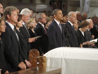Con la presencia de Obama, Bush y Clinton, enterraron a Edward Kennedy
