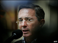 Uribe, a contrarreloj para la reelección