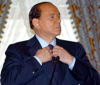 El "superhéroe" Berlusconi se define a sí mismo como un "torero que no tiene miedo de nadie"