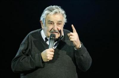 Mujica dice que se ve más reflejado en Lula que en Chávez
