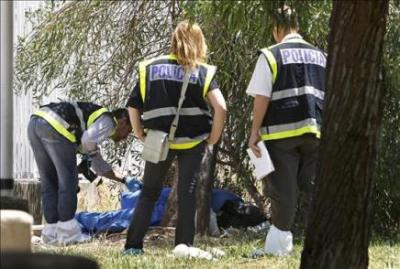 Misterio en Valencia: una joven de 17 años aparece muerta en la puerta de su casa