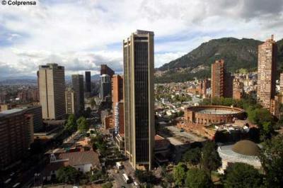 Bogotá: 3 menores de edad mueren en fiesta de 15 al caer del tercer piso de una casa