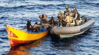 Piratas atacan un barco frente al puerto de Mogadiscio y matan a su capitán