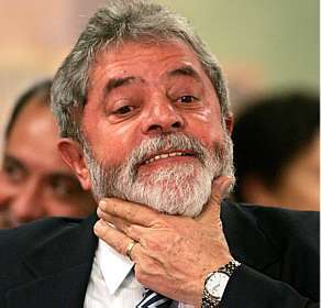 Lula se enoja: o me creen a mí o al golpista Micheletti