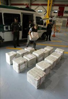 Colombia: roban dos contenedores con 24 millones de dólares del narcotráfico