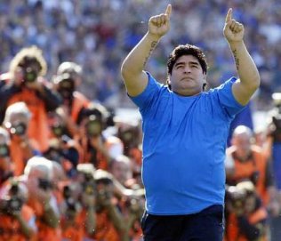 Los argentinos quieren a Maradona fuera de la selección