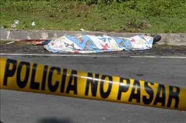 Colombia: un muerto y dos heridos al encontrarse dos parcialidades de fútbol en la carretera