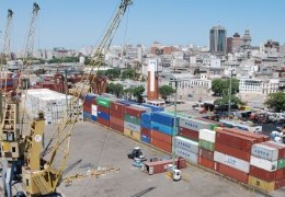 Uruguay: los buques vuelven al puerto de Montevideo al destrabarse el conflicto de estibadores