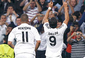 Cristiano Ronaldo hizo dos goles y se mete en el bolsillo a la hinchada del Real Madrid