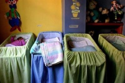 Chile entrega cunas a todos los bebés nacidos en sus hospitales públicos