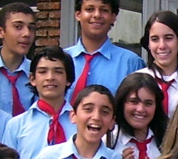 Uruguay: los liceales quieren usar uniforme y eliminar las clases los sábados