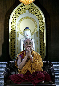 Obama no recibe al Dalai Lama para no incomodar a China