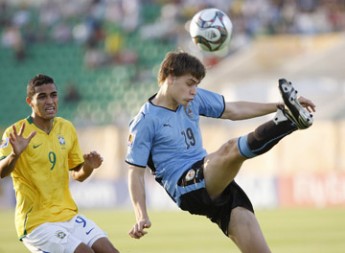 Brasil echó del Mundial a Uruguay con un contundente 3 a 1