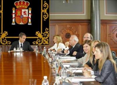 Canarias de parabienes: El Gobierno anuncia que invertirá 25.000 millones de euros en 10 años
