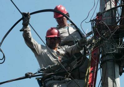 Gobierno mexicano ordena liquidación de empresa eléctrica