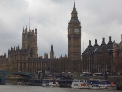 Ambientalistas escalan el Parlamento británico