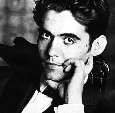 Hallan fosas donde podría estar enterrado el poeta Federico García Lorca