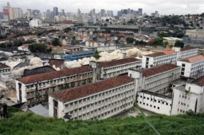7 presos mueren carbonizados en un motín en Brasil