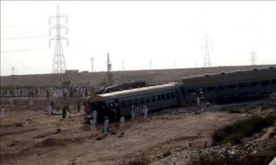15 muertos y 25 heridos al chocar dos trenes en Egipto