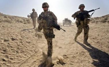 Día negro para EEUU en Afganistán, que pierde 14 hombres y 3 helicópteros