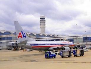 American Airlines despedirá a 700 empleados