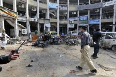 24 muertos en atentado suicida con moto bomba en Pakistán