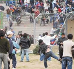 Perú: los clubes empadronan a los "barras bravas" para impedir violencia