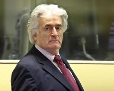 El genocida serbio Radovan Karadzic se presentó ante el Tribunal Penal Internacional