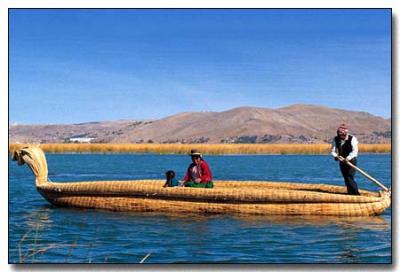 Hallan con vida a dos de los tres niños perdidos en lago Titicaca