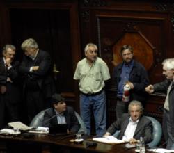 Uruguay: en interperlación por "arsenal" se vulneró secreto presumarial y el parlamento dio por satisfactorias respuestas de ministros