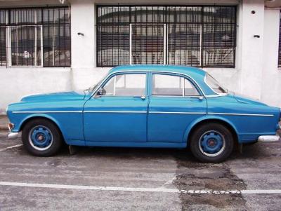 Uruguay: Aduanas se incauta de dos valiosos autos de colección