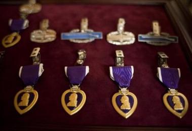 Procesan en EEUU a un civil que vestía falso uniforme militar con medallas