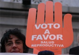 Uruguay: "Si no se legaliza el aborto, se condena a la mujer a la soledad"