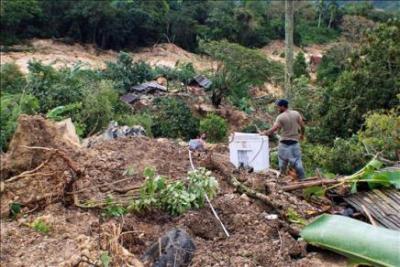 Río de Janiero: deslizamiento de tierra sepultó un vehículo y mató a sus tres ocupantes