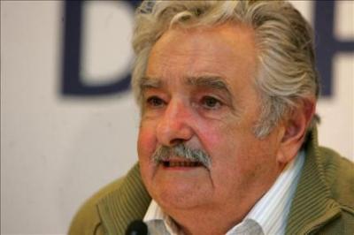 Uruguay: "Si gana Mujica, haremos gala de austeridad y sobriedad", dice su esposa