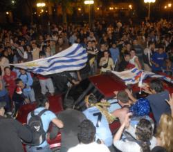 Los festejos en las calles y la "malicia" uruguaya