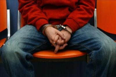 EEUU: Detienen a un hombre que pagaba a adolescentes para que le escupieran, insultaran y golpearan