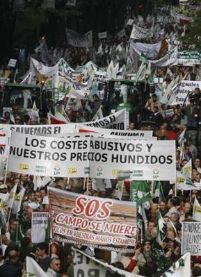 Protesta multitudinaria en Madrid por la crisis del campo