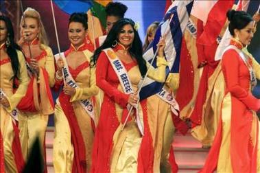 La belleza latina se impuso en el certamen de Miss Tierra