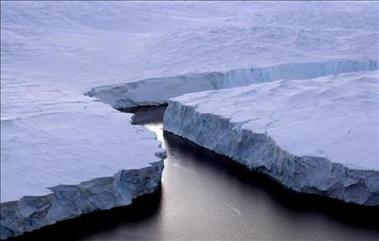 Un centenar de icebergs de la Antártida avanzan hacia Nueva Zelanda