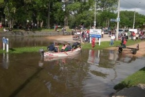 Uruguay: mil evacuados y temor por anuncio de más lluvias