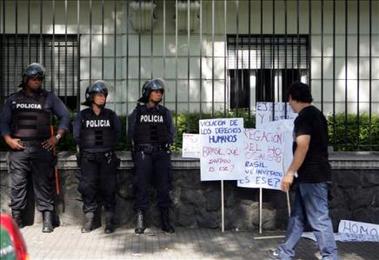 Uruguay: judíos protestan en la embajada de Brasil por la visita del presidente de Irán
