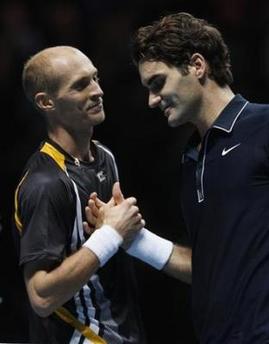 El ruso Davydenko sorprende a Federer y alcanza final en Londres