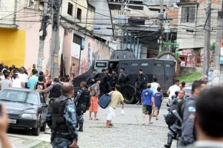 POLICIA Y EJERCITO OCUPAN LAS FAVELAS DE RIO DE JANEIRO