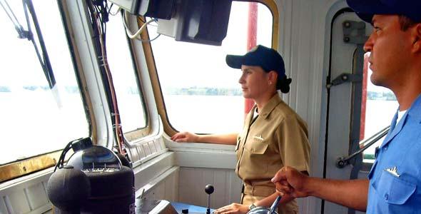 Una mujer comandará un buque de guerra de la Armada de Colombia