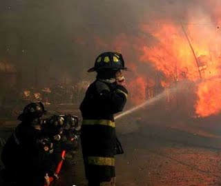 Incendio devora establo en Ohio: dos personas y 60 caballos muertos