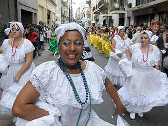 El candombe uruguayo redobló en el barrio porteño de San Telmo