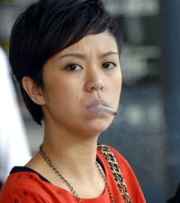 Taiwán prohibirá fumar mientras se camina por la calle