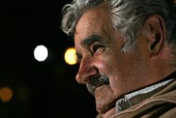 Mujica: No habrá regalos para los canales privados