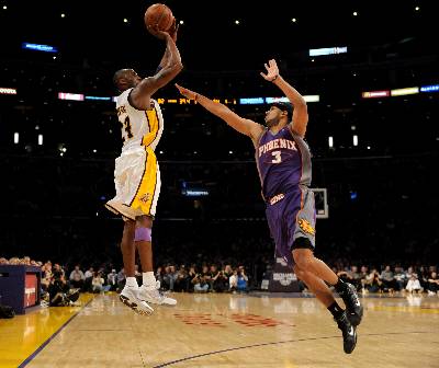 Cavaliers frustran a los campeones Lakers y a sus simpatizantes